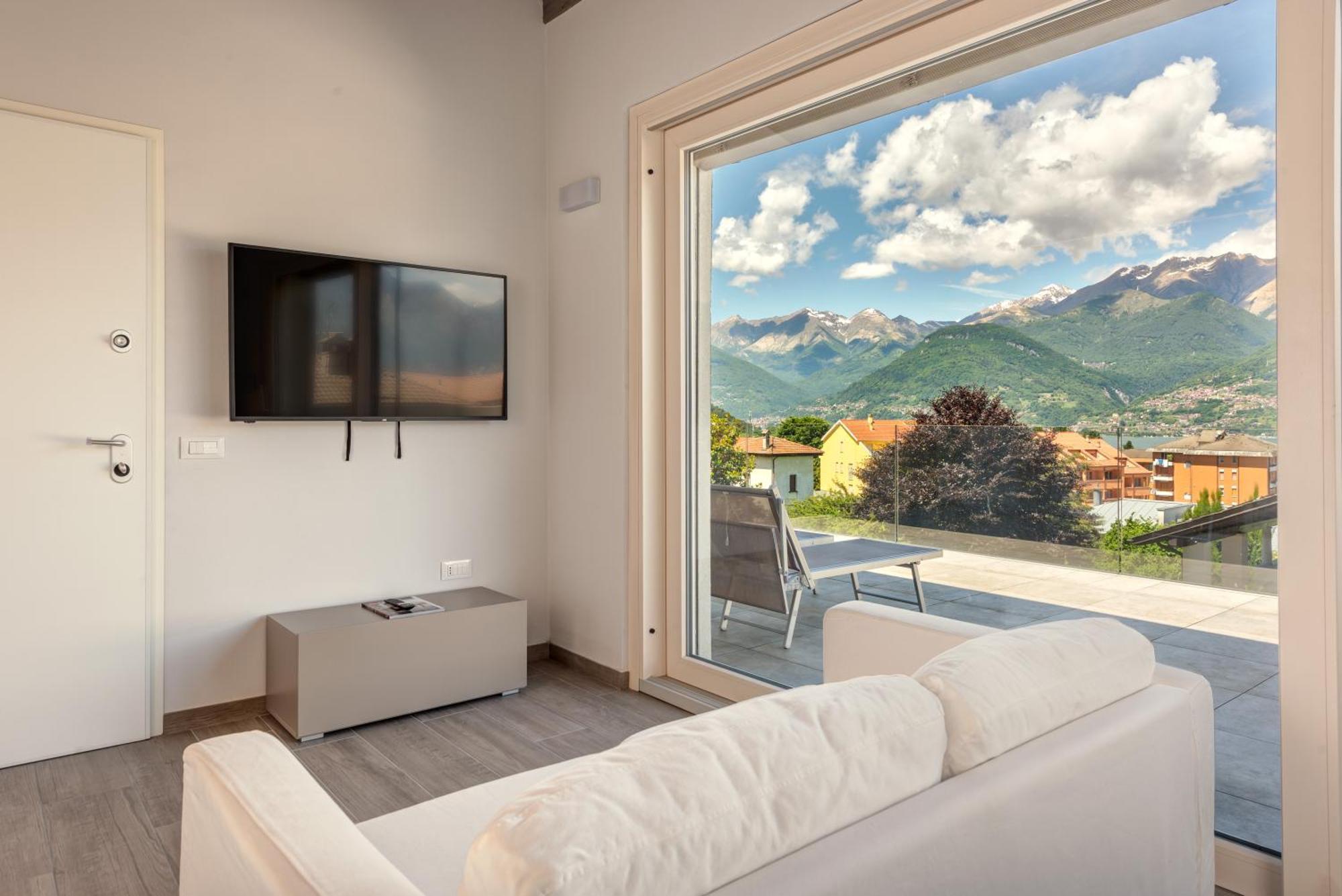 Villa Family With Pool And Amazing Panoramic Penthouse Colico Buitenkant foto