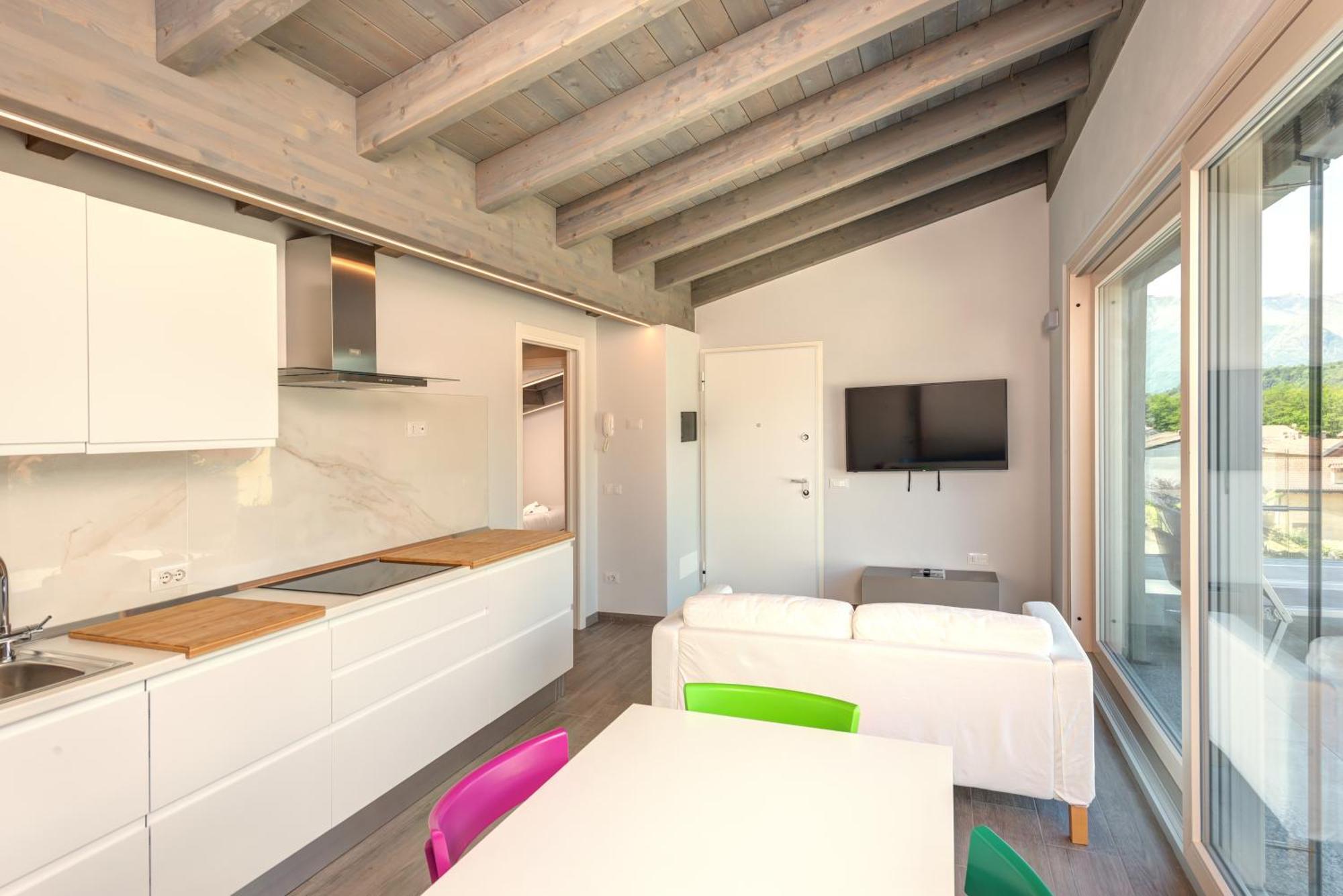 Villa Family With Pool And Amazing Panoramic Penthouse Colico Buitenkant foto
