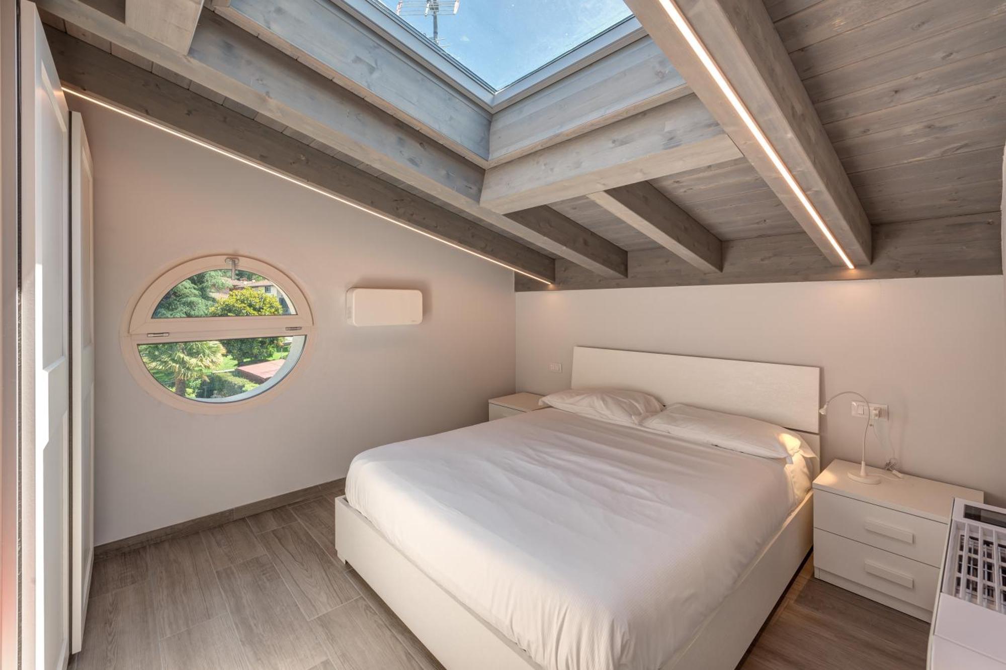 Villa Family With Pool And Amazing Panoramic Penthouse Colico Buitenkant foto
