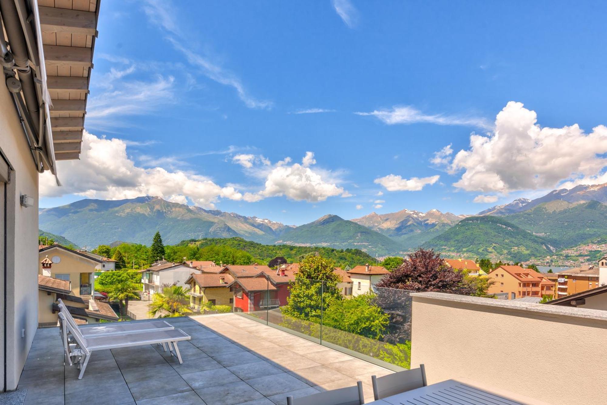 Villa Family With Pool And Amazing Panoramic Penthouse Colico Buitenkant foto