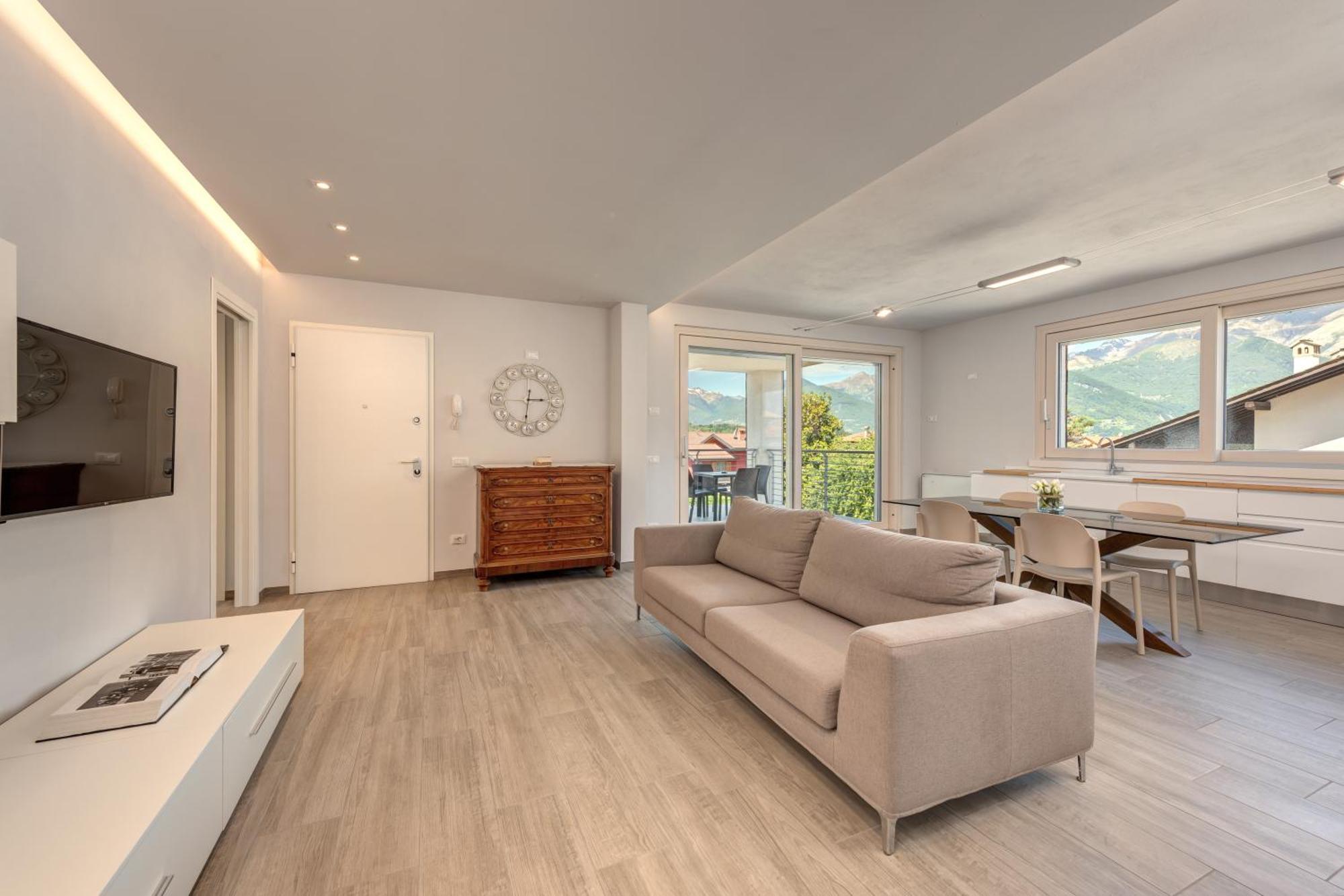 Villa Family With Pool And Amazing Panoramic Penthouse Colico Buitenkant foto