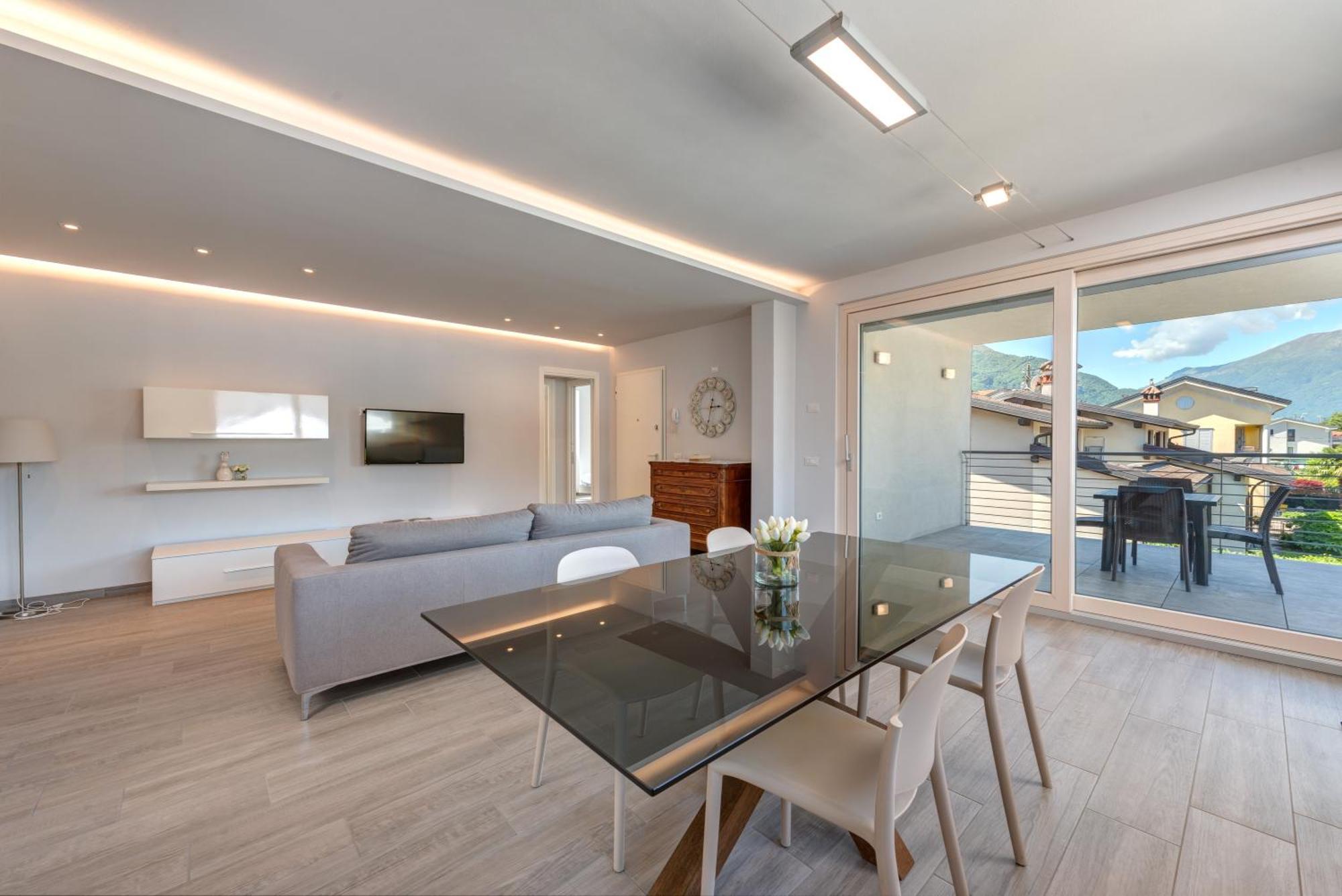 Villa Family With Pool And Amazing Panoramic Penthouse Colico Buitenkant foto