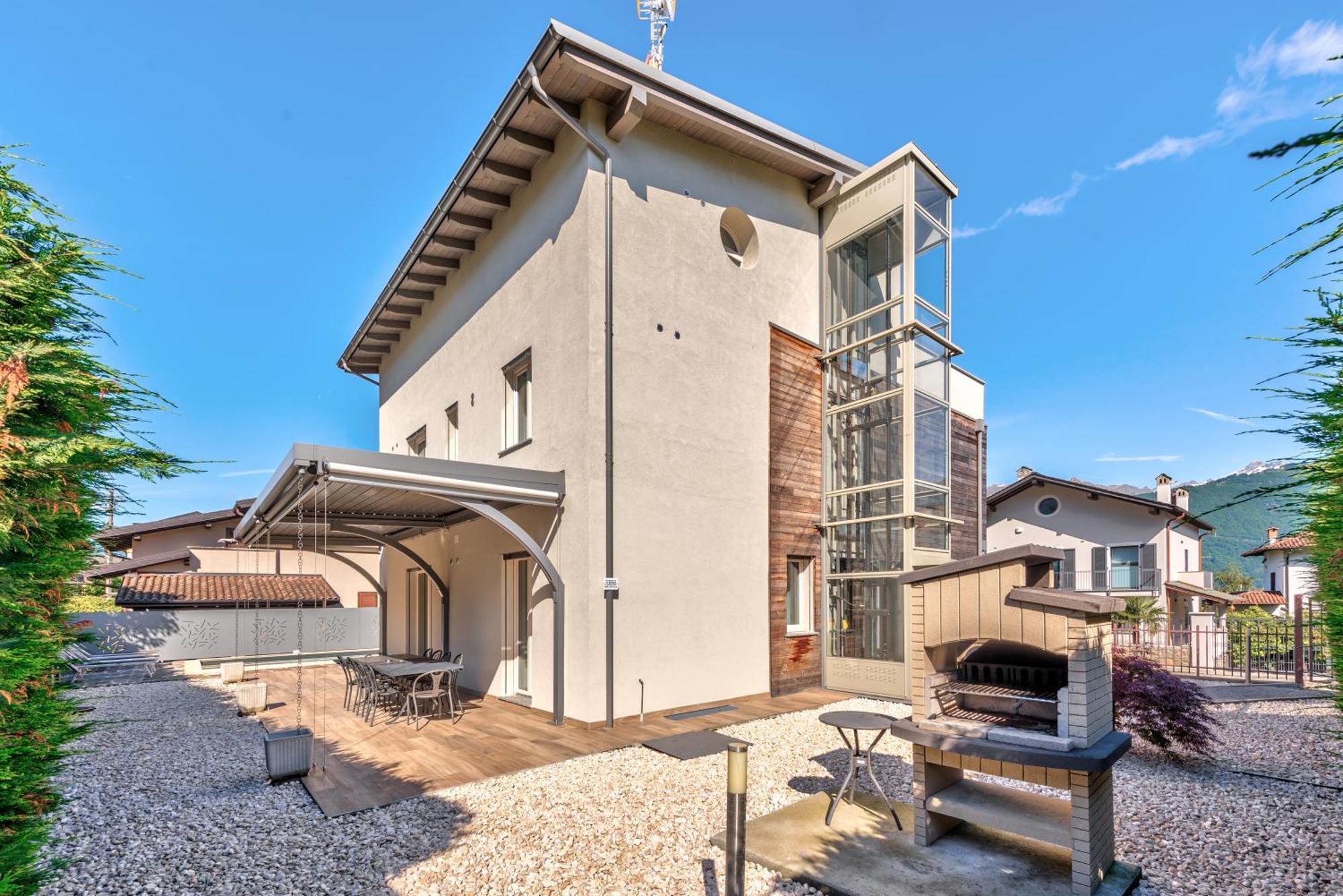 Villa Family With Pool And Amazing Panoramic Penthouse Colico Buitenkant foto