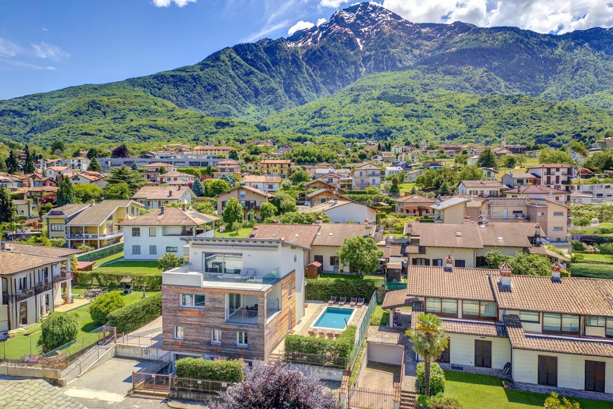 Villa Family With Pool And Amazing Panoramic Penthouse Colico Buitenkant foto