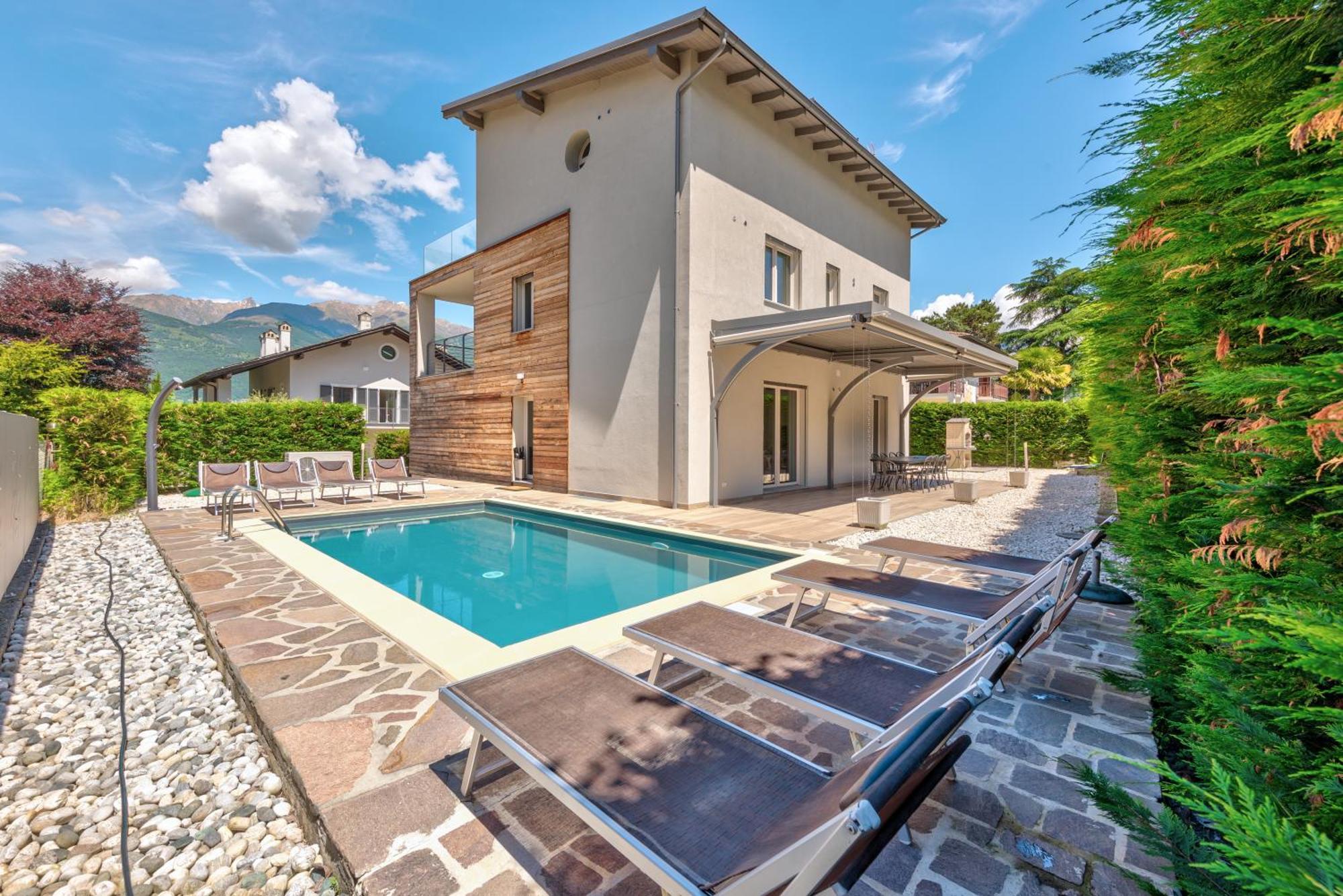 Villa Family With Pool And Amazing Panoramic Penthouse Colico Buitenkant foto