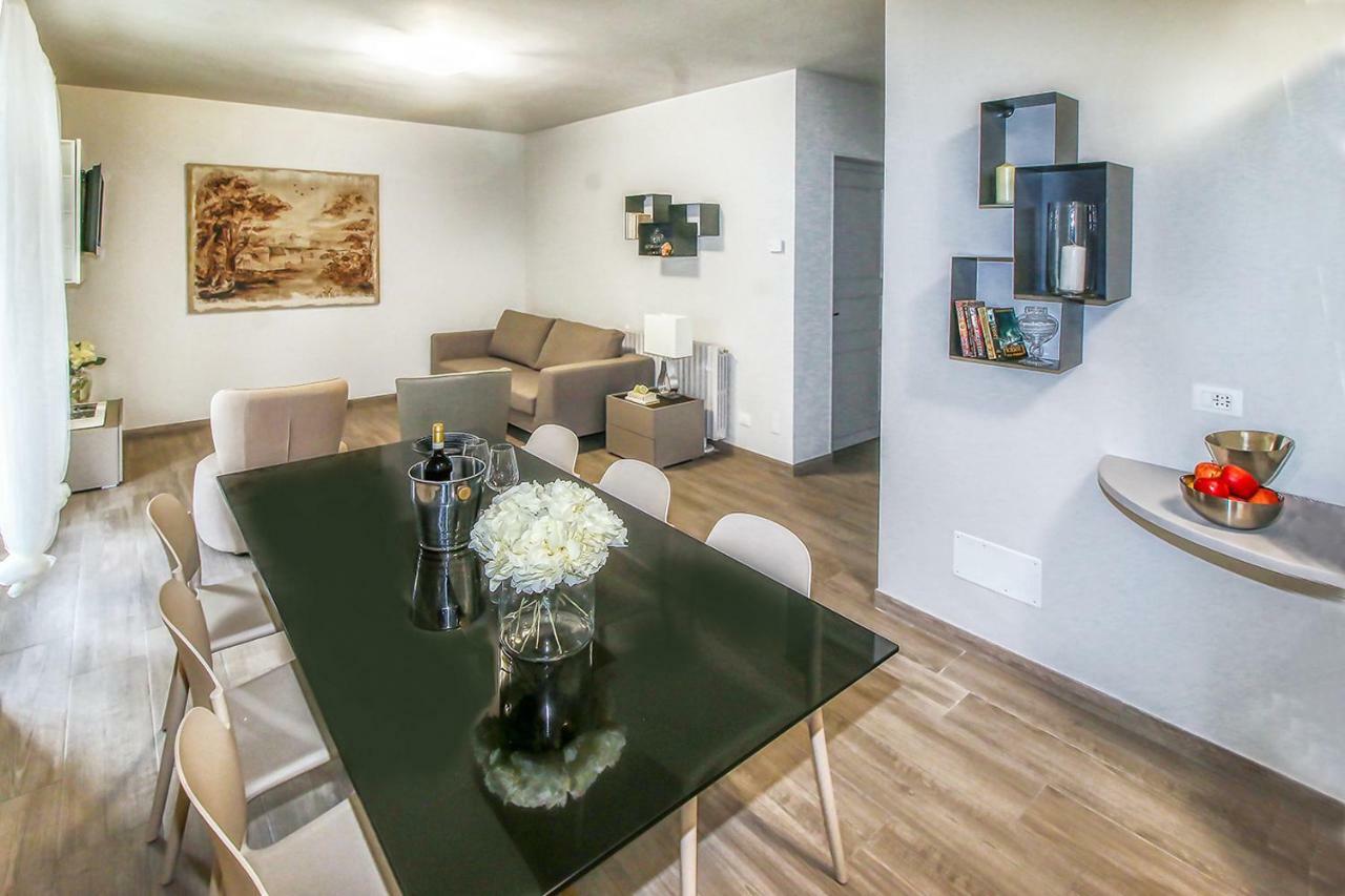 Villa Family With Pool And Amazing Panoramic Penthouse Colico Buitenkant foto