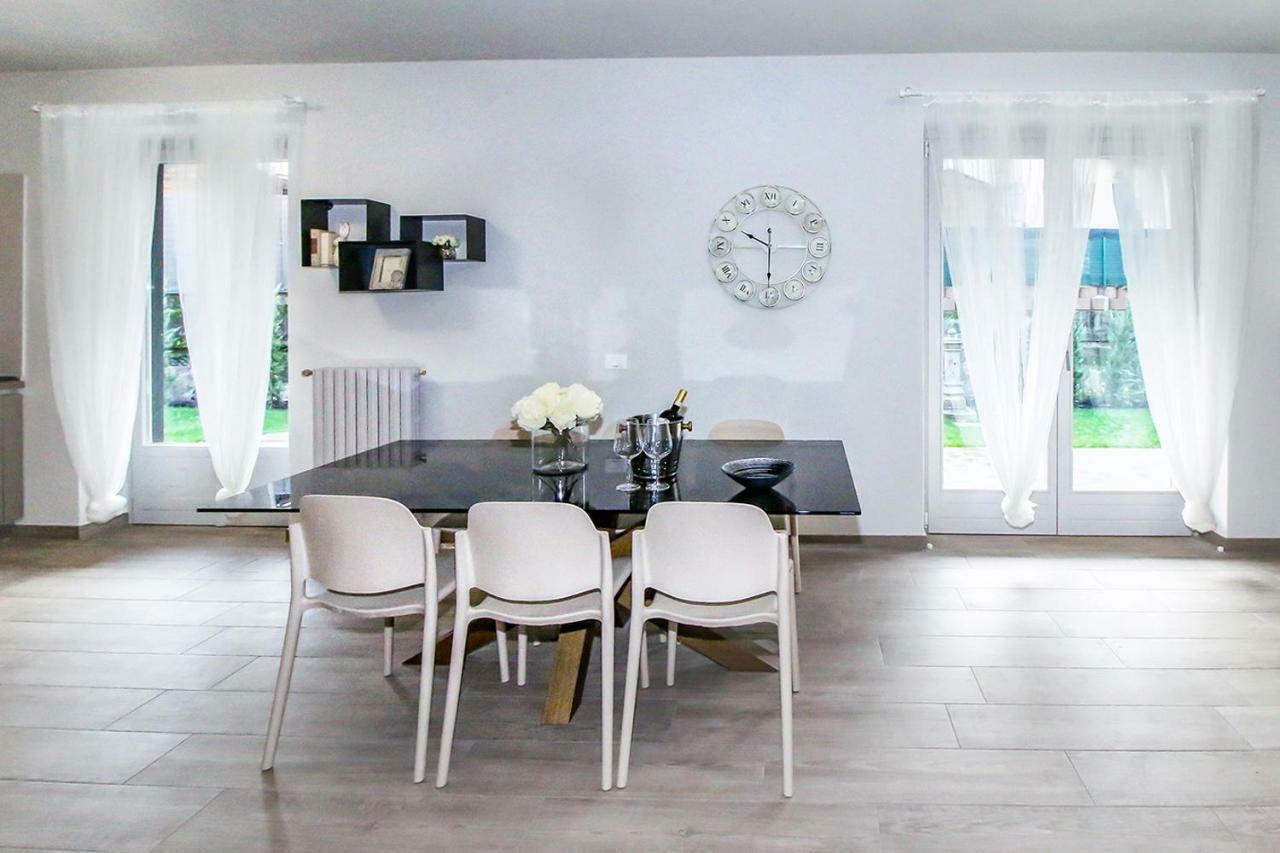 Villa Family With Pool And Amazing Panoramic Penthouse Colico Buitenkant foto