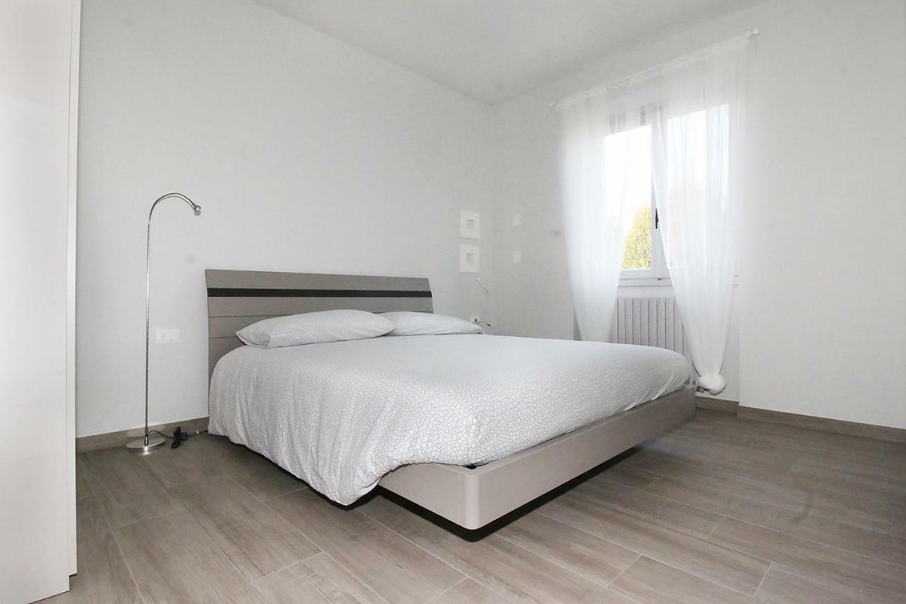 Villa Family With Pool And Amazing Panoramic Penthouse Colico Buitenkant foto